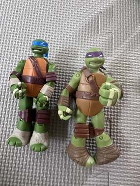 Teenage Mutant Ninja Turtles Leonardo and Donatello Action Figure Set
